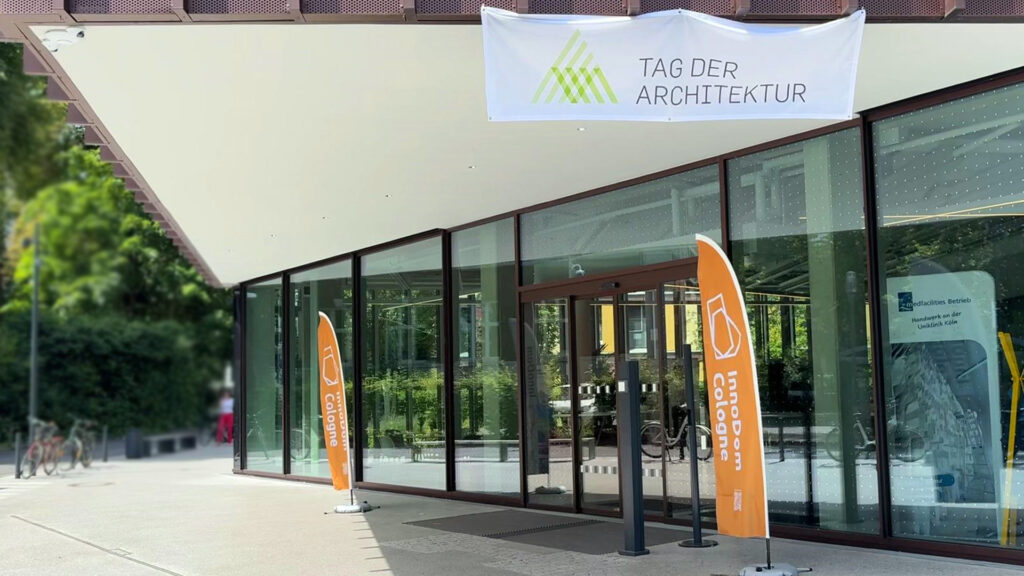 Gebäude dekoriert zum Tag der Architektur